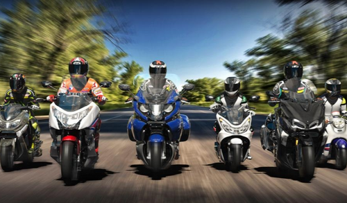 真实摩托2国际版游戏截图1